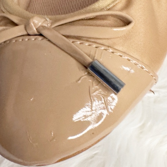 MICHAEL KORS LIGHT TAN VEGAN BALLET FLATS SZ 7.5 - Picture 6 of 10